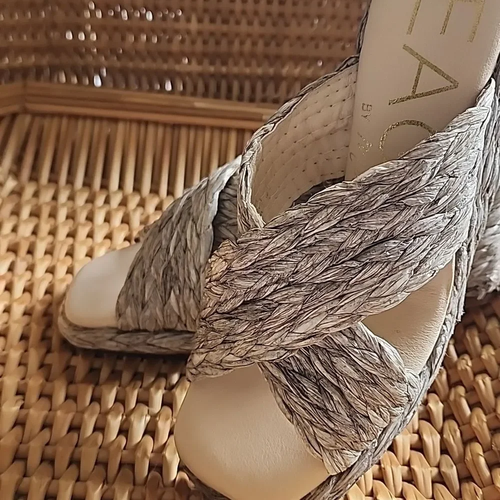 BEACH by Matisse Silver Grey Raffia Wedge Heel Size 6M Anthro
